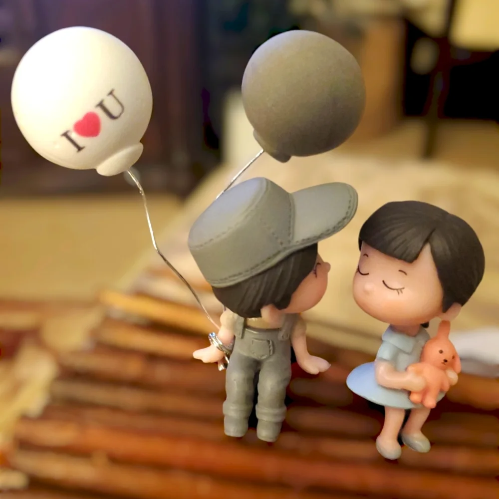 Cartoon Couple Ornaments/Sits on any Ledge